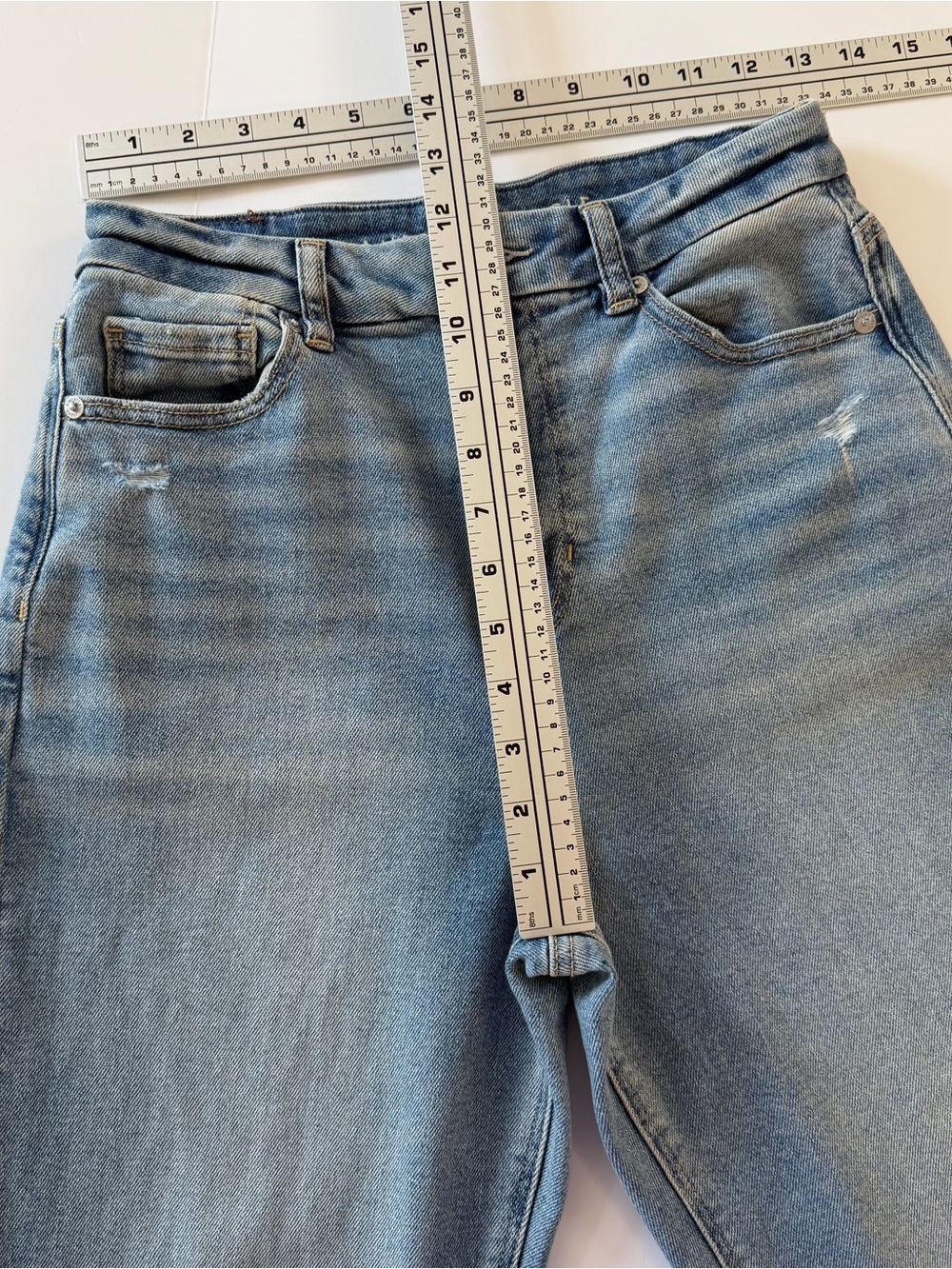 American Eagle Jeans Womens 4 Curvy Mom Fit Distressed Stretch - Picture 6 of 8